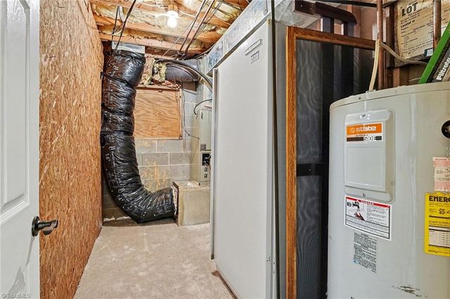 4413 Hunters Run Drive, Clemmons, NC 27012