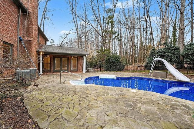 4413 Hunters Run Drive, Clemmons, NC 27012