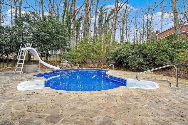 4413 Hunters Run Drive, Clemmons, NC 27012