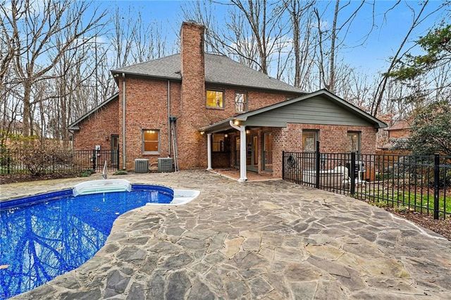 4413 Hunters Run Drive, Clemmons, NC 27012