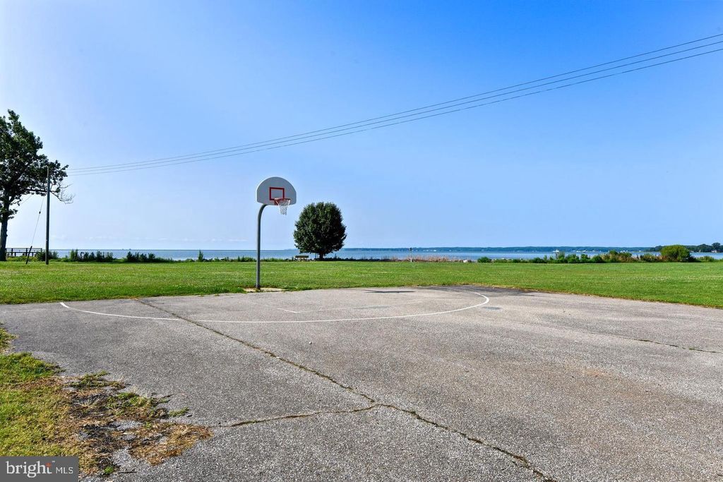 Image 14 of property listing at 5611 BATTEE DR, Churchton, MD 20733
