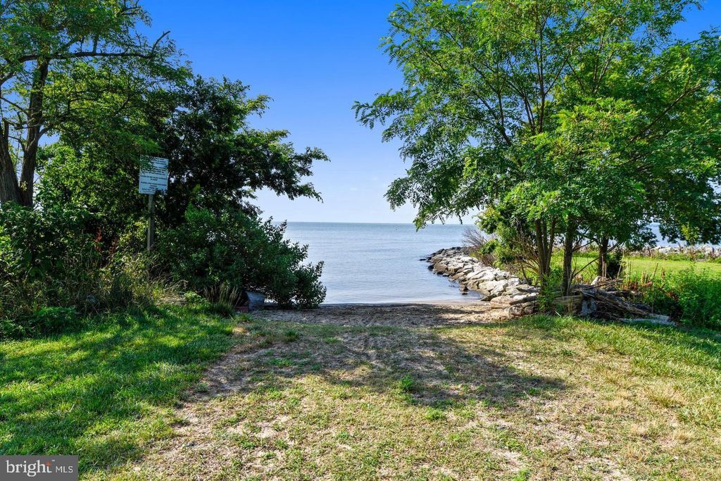 Image 15 of property listing at 5611 BATTEE DR, Churchton, MD 20733