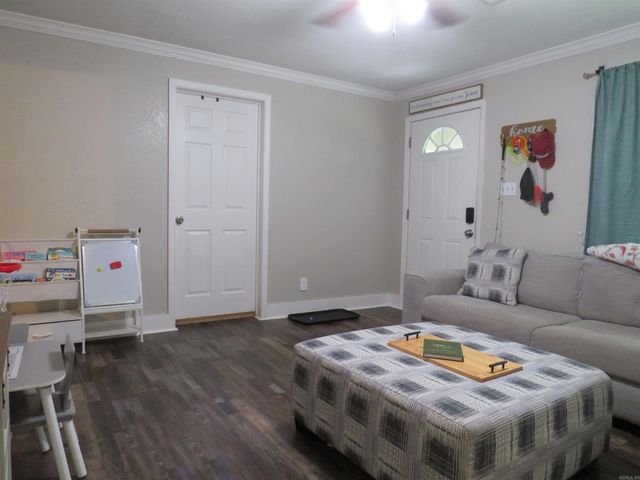 403 W Walnut Street, Benton, AR 72015