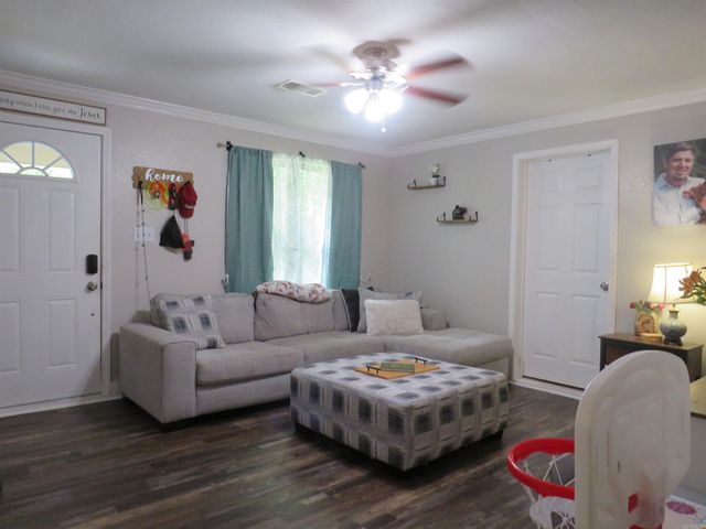 403 W Walnut Street, Benton, AR 72015