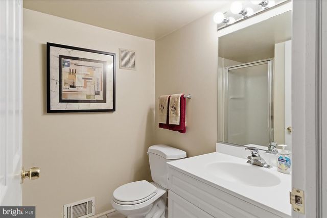 29 HANCE BLVD, Freehold, NJ 07728