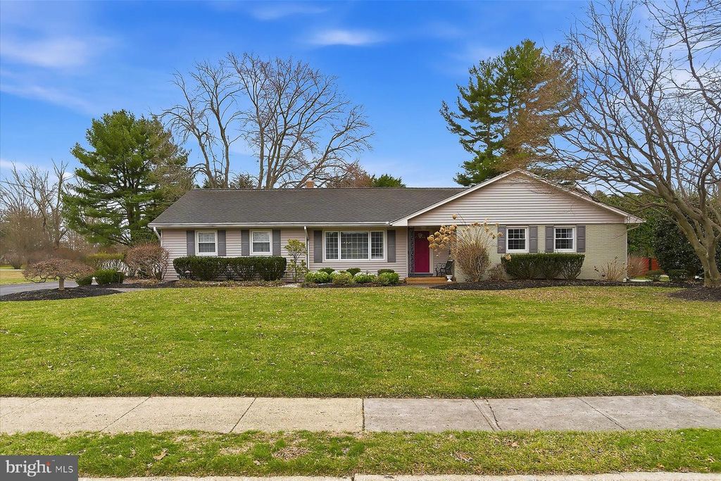 29 HANCE BLVD, Freehold, NJ 07728