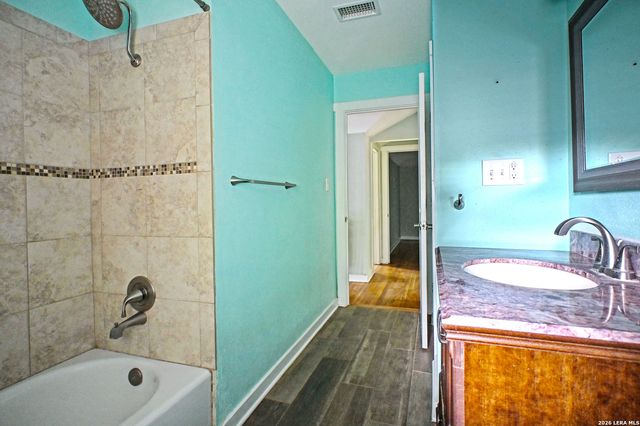 303 S MANTON LN, Castle Hills, TX 78213
