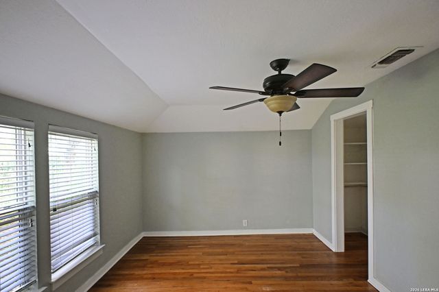 303 S MANTON LN, Castle Hills, TX 78213