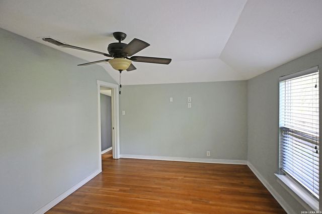 303 S MANTON LN, Castle Hills, TX 78213