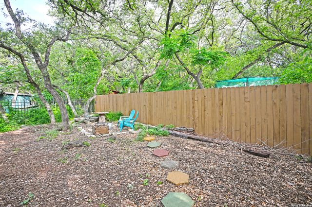 303 S MANTON LN, Castle Hills, TX 78213