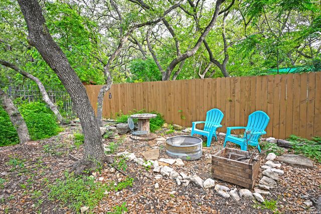 303 S MANTON LN, Castle Hills, TX 78213