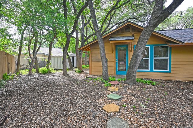 303 S MANTON LN, Castle Hills, TX 78213