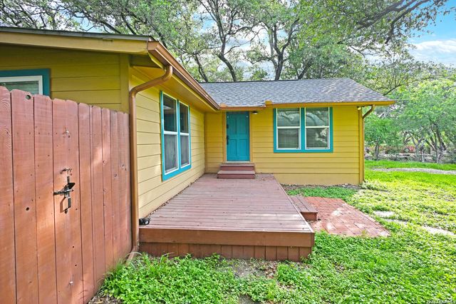 303 S MANTON LN, Castle Hills, TX 78213