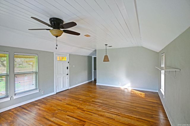 303 S MANTON LN, Castle Hills, TX 78213