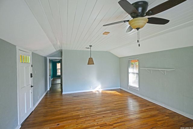 303 S MANTON LN, Castle Hills, TX 78213
