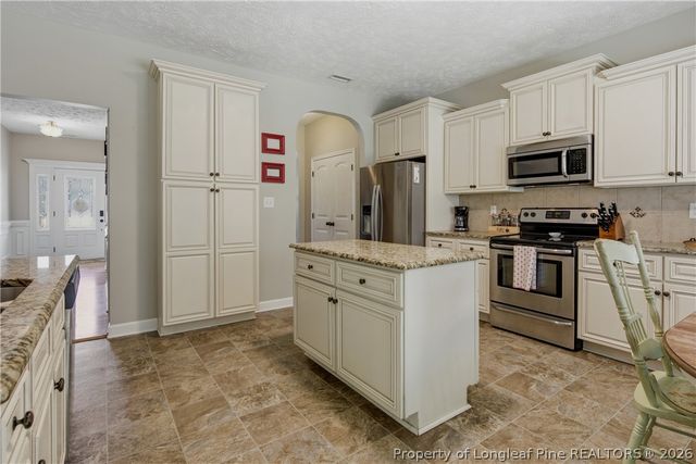 4308 Raccoon Path, Fayetteville, NC 28312