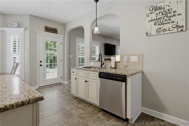 4308 Raccoon Path, Fayetteville, NC 28312