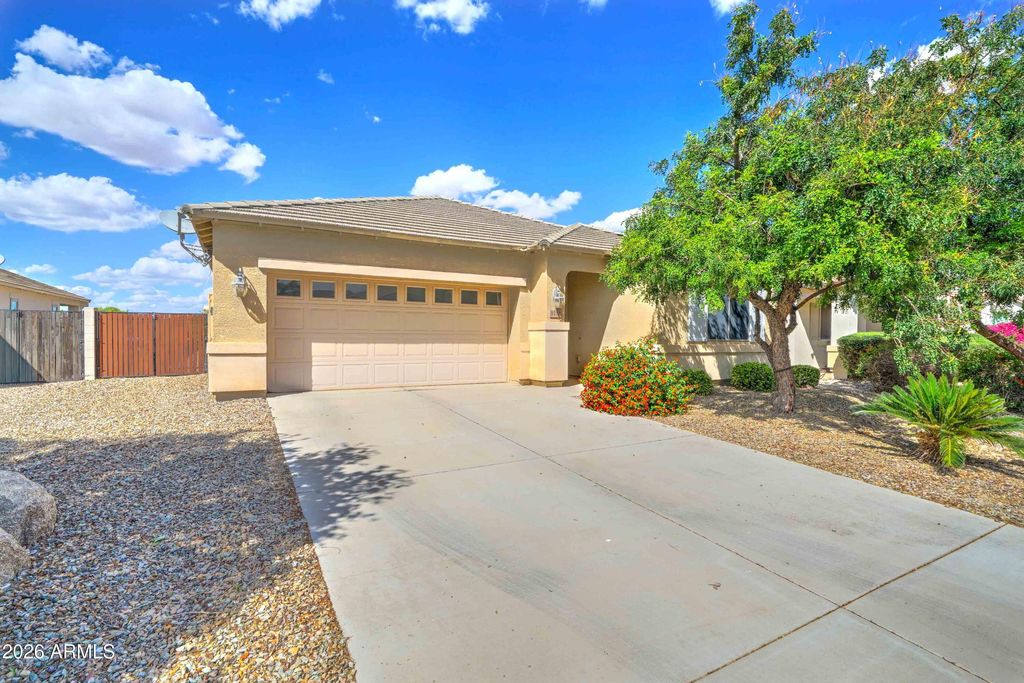 1752 E DEBBIE Drive, San Tan Valley, AZ 85140 — photo 2
