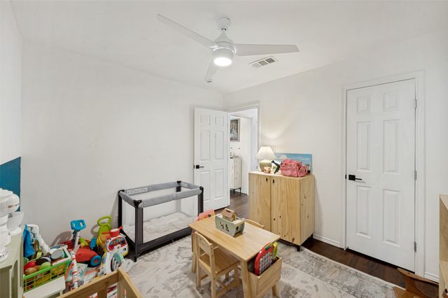 220 W College Street, Lewisville, TX 75057