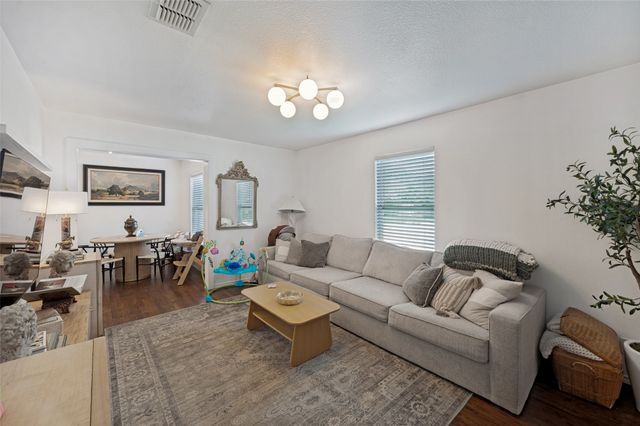 220 W College Street, Lewisville, TX 75057