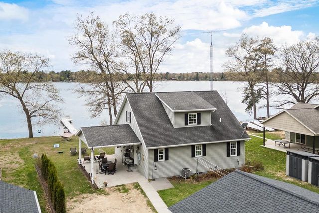N8067 Tuttle Lake Road, Neshkoro, WI 54960
