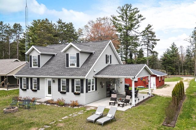 N8067 Tuttle Lake Road, Neshkoro, WI 54960