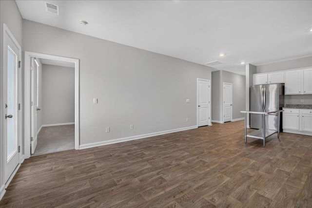 150 Cloverleaf Street, Summerville, SC 29483
