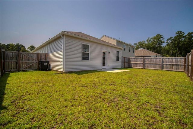 150 Cloverleaf Street, Summerville, SC 29483