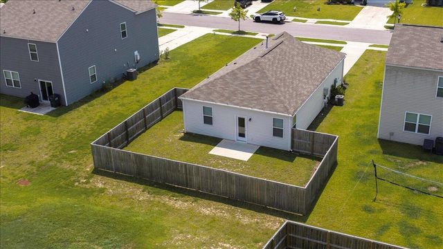 150 Cloverleaf Street, Summerville, SC 29483