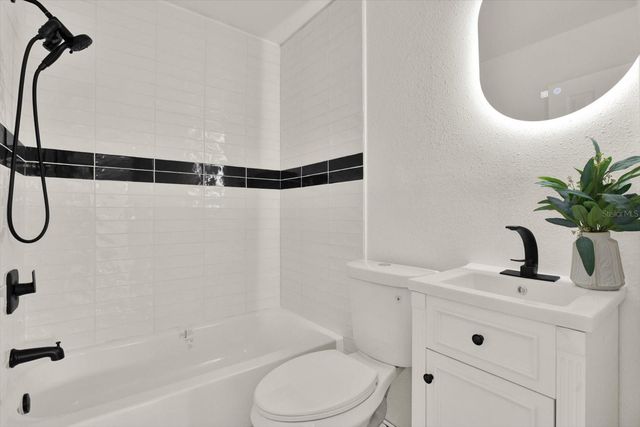 4200 HUNTINGTON STREET NE, St Petersburg, FL 33703