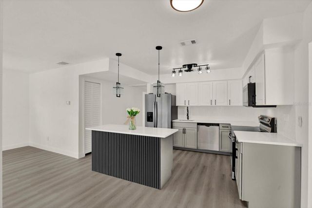 4200 HUNTINGTON STREET NE, St Petersburg, FL 33703