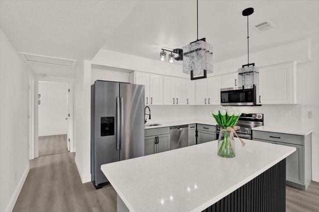 4200 HUNTINGTON STREET NE, St Petersburg, FL 33703