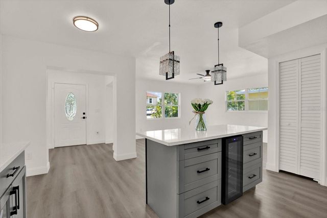 4200 HUNTINGTON STREET NE, St Petersburg, FL 33703