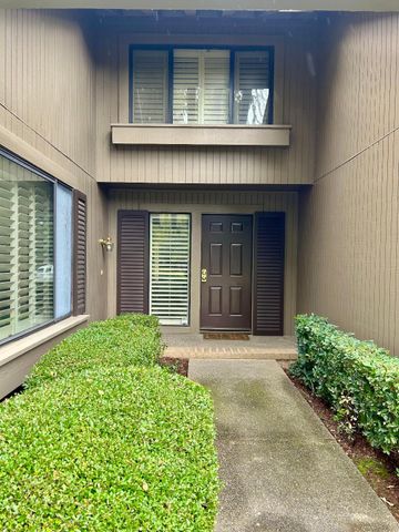 11442 Coloma Rd, Gold River, CA 95670