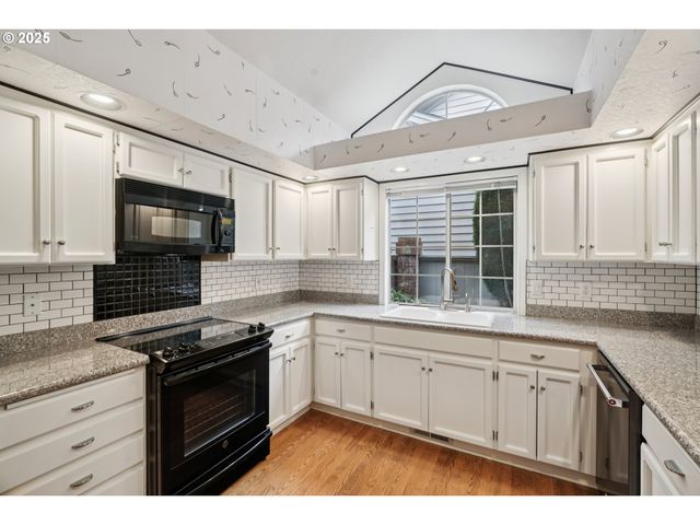 542 FOUNTAIN Ct N, Keizer, OR 97303