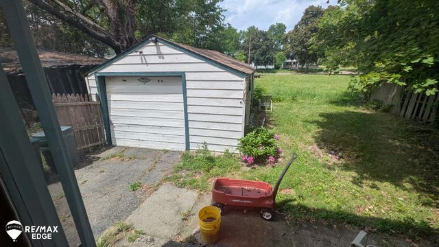 2317 Dakota Avenue, Flint, MI 48506