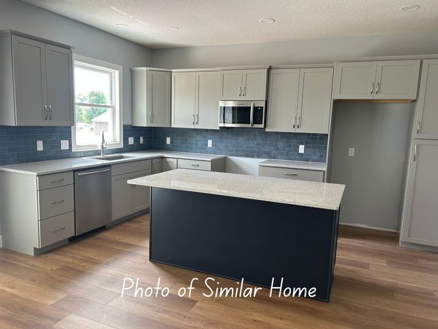 3101 W 34th Street, Davenport, IA 52806