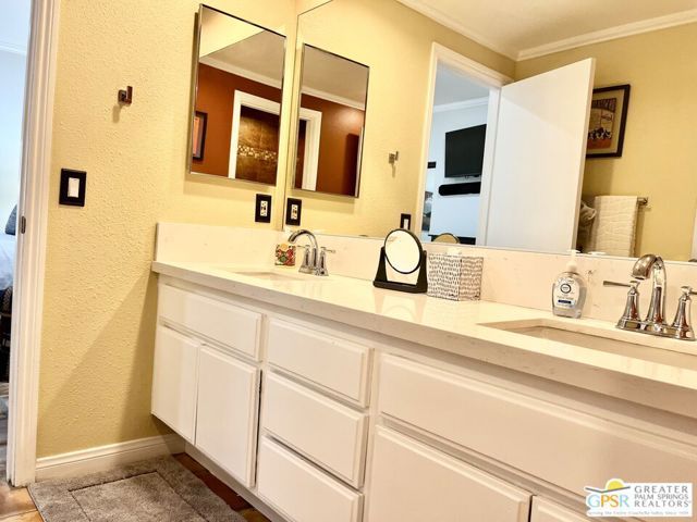 2441 S Birdie Way E, Palm Springs, CA 92264