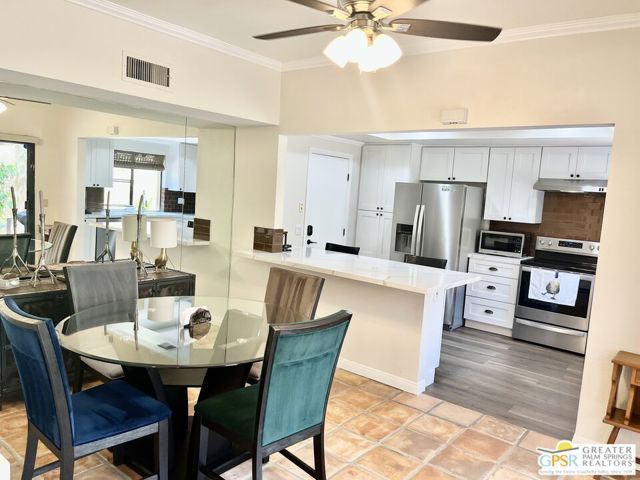 2441 S Birdie Way E, Palm Springs, CA 92264