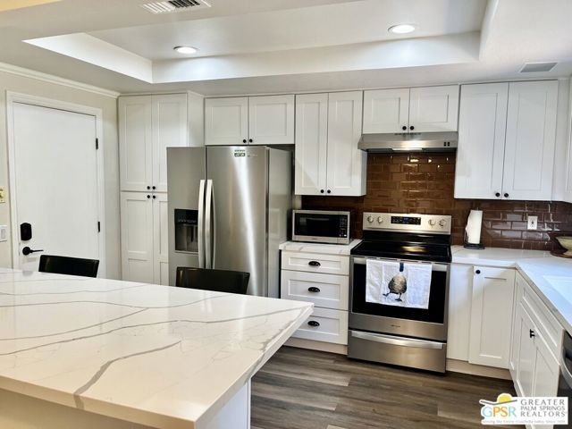 2441 S Birdie Way E, Palm Springs, CA 92264
