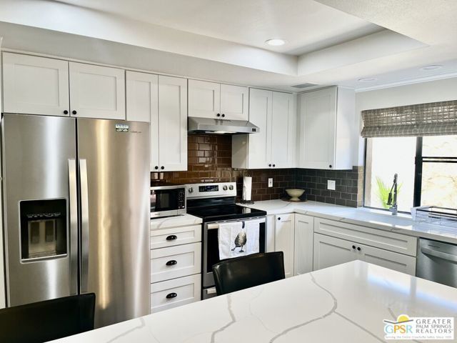 2441 S Birdie Way E, Palm Springs, CA 92264