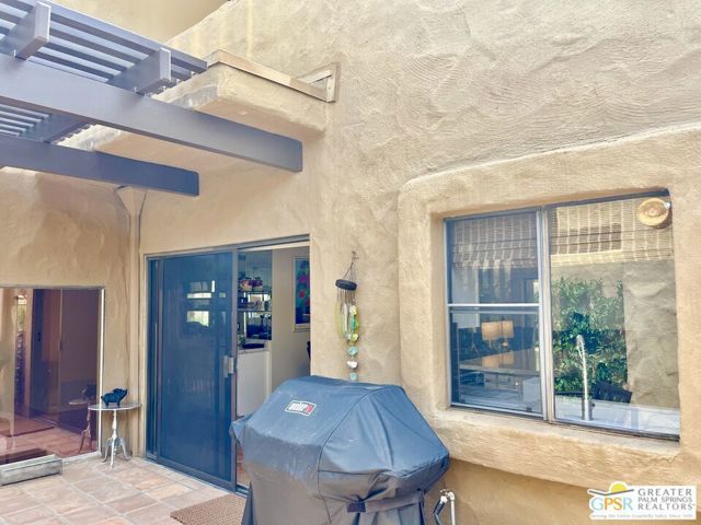 2441 S Birdie Way E, Palm Springs, CA 92264