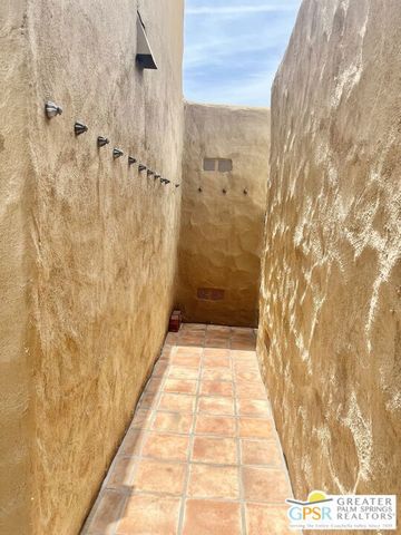 2441 S Birdie Way E, Palm Springs, CA 92264
