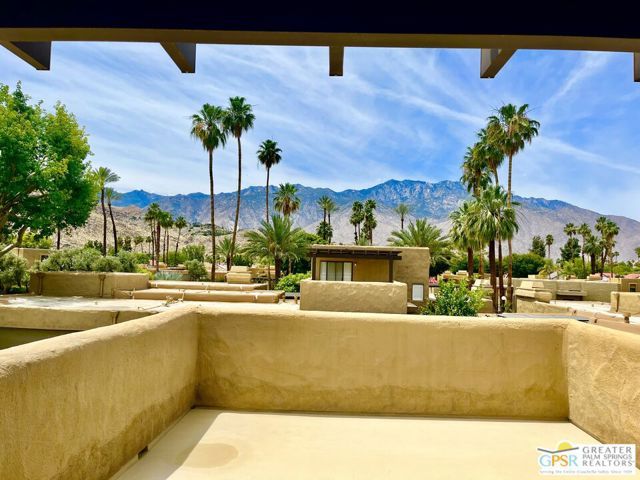 2441 S Birdie Way E, Palm Springs, CA 92264