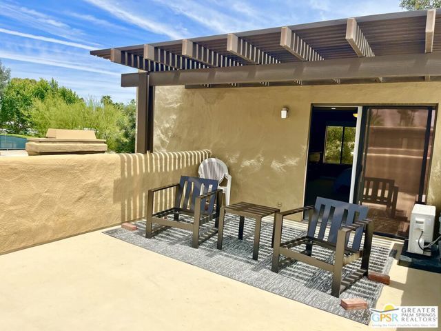 2441 S Birdie Way E, Palm Springs, CA 92264