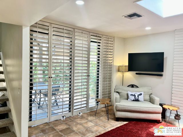 2441 S Birdie Way E, Palm Springs, CA 92264