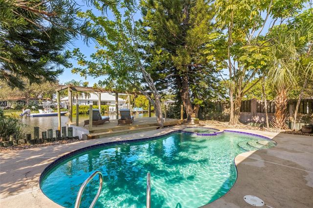 124 Aucila RD., Cocoa Beach, FL 32931