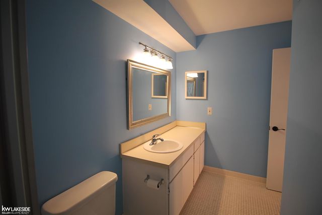 54679 Shelby Road, Utica, MI 48316