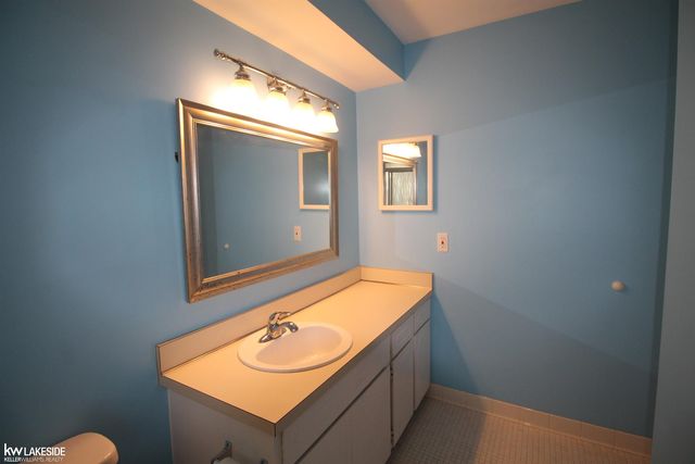 54679 Shelby Road, Utica, MI 48316