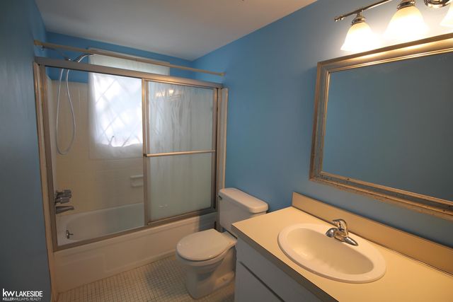 54679 Shelby Road, Utica, MI 48316